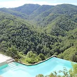 Gorgeous In Carcheto Brustico *